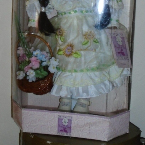 Vintage Rare Collectible Bisque Porcelain Limited Collectors Edition Doll - Picture 6 of 9